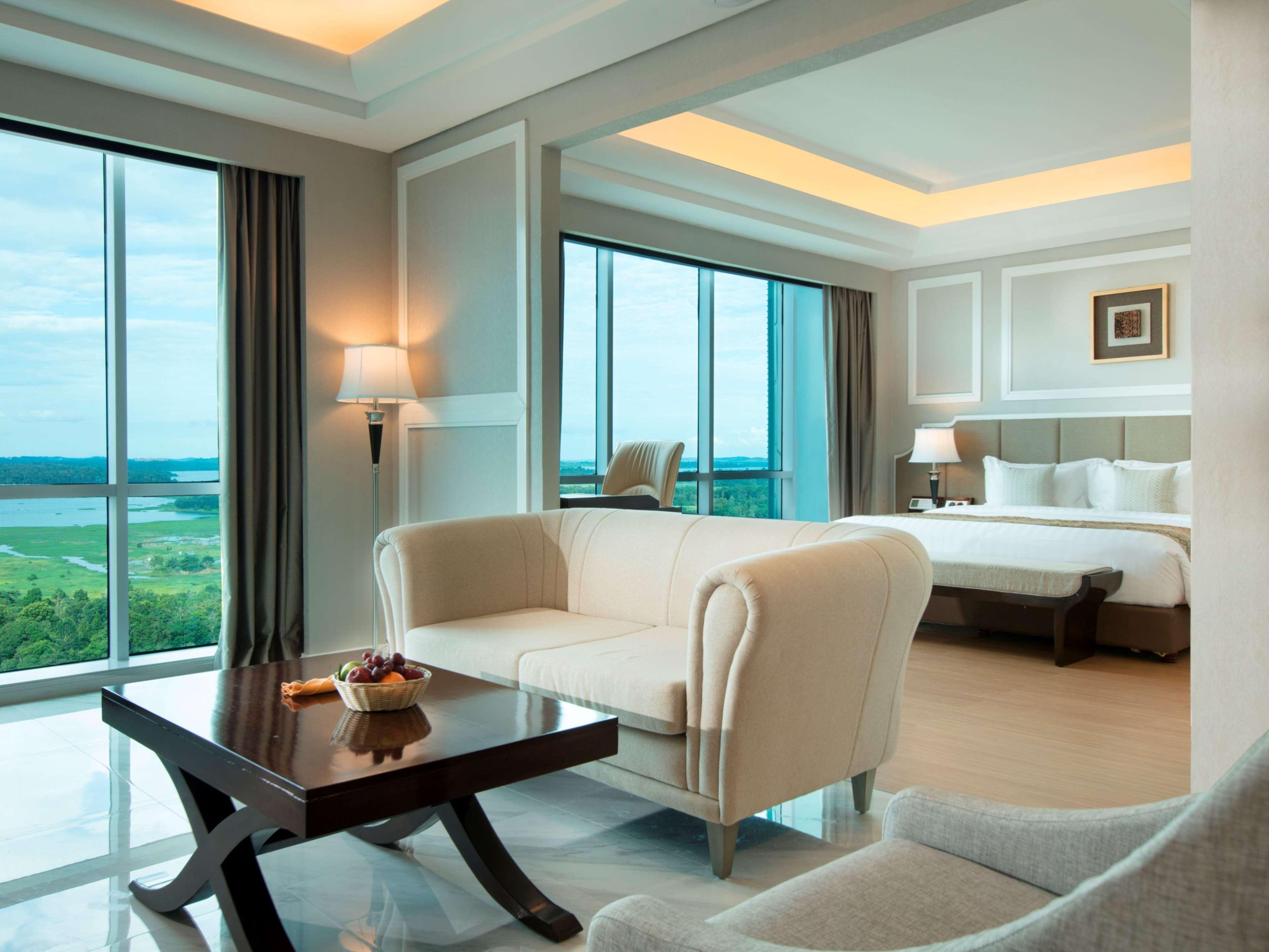 Hotel Wyndham Panbil Batam Esterno foto