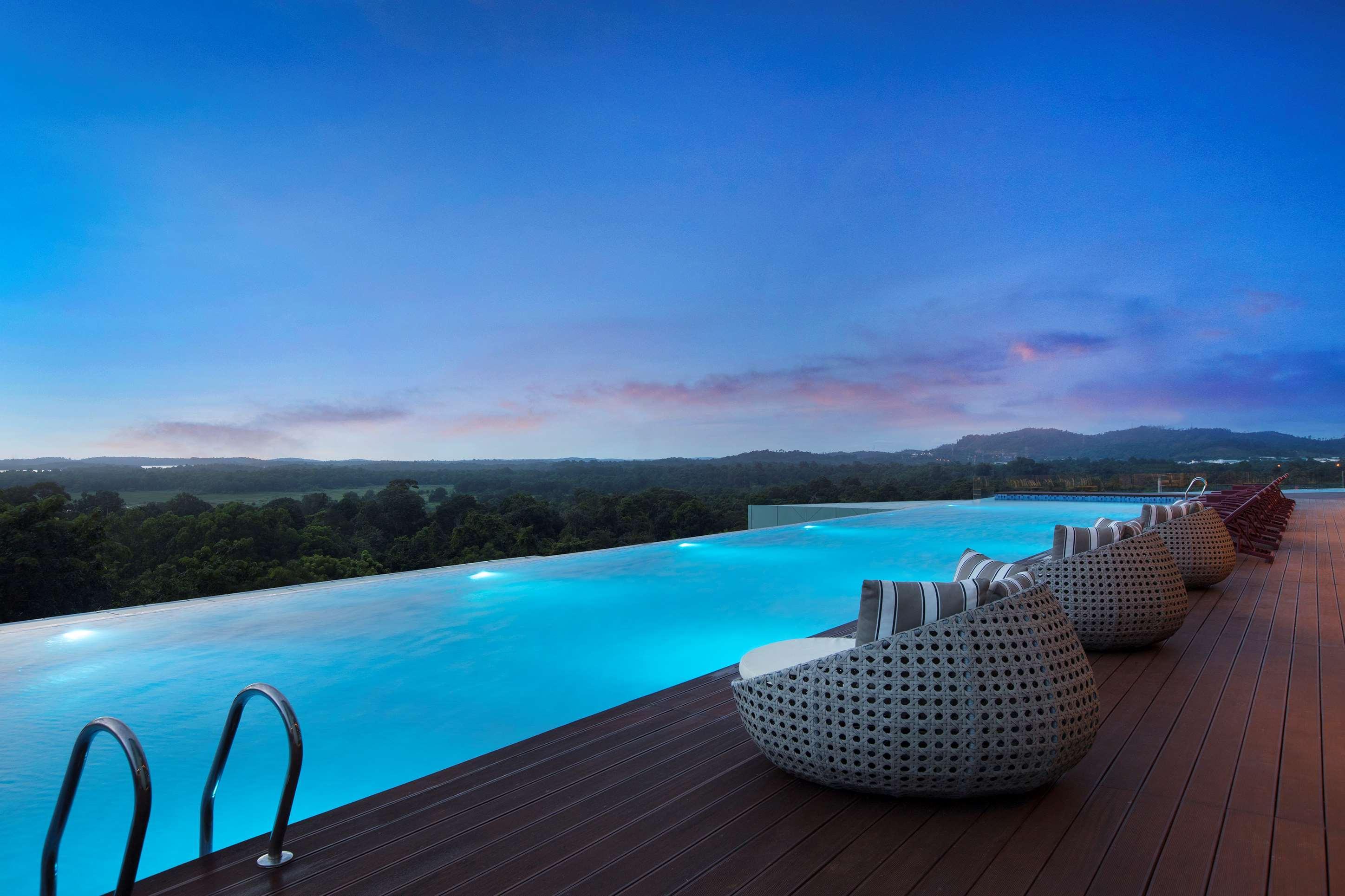 Hotel Wyndham Panbil Batam Esterno foto