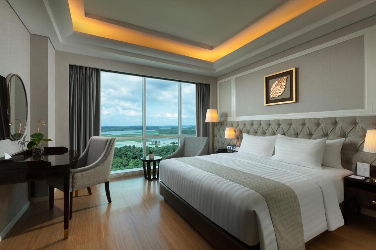 Hotel Wyndham Panbil Batam Esterno foto