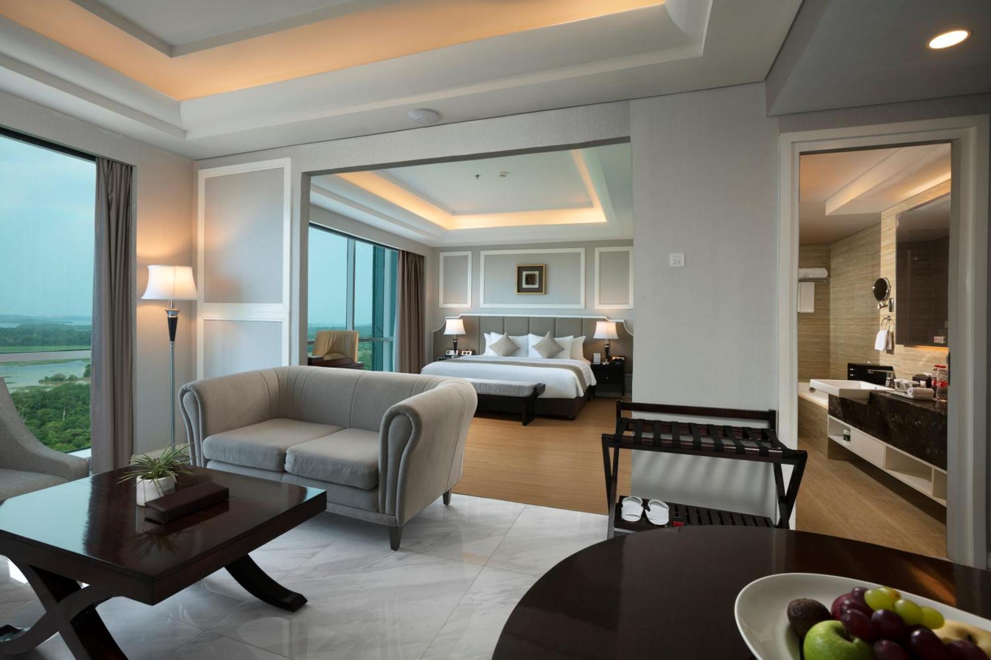 Hotel Wyndham Panbil Batam Esterno foto