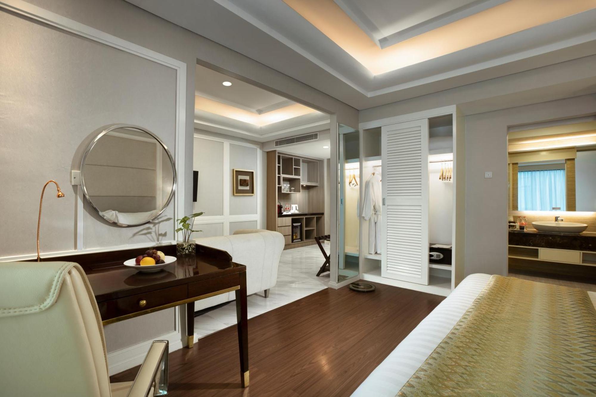 Hotel Wyndham Panbil Batam Esterno foto