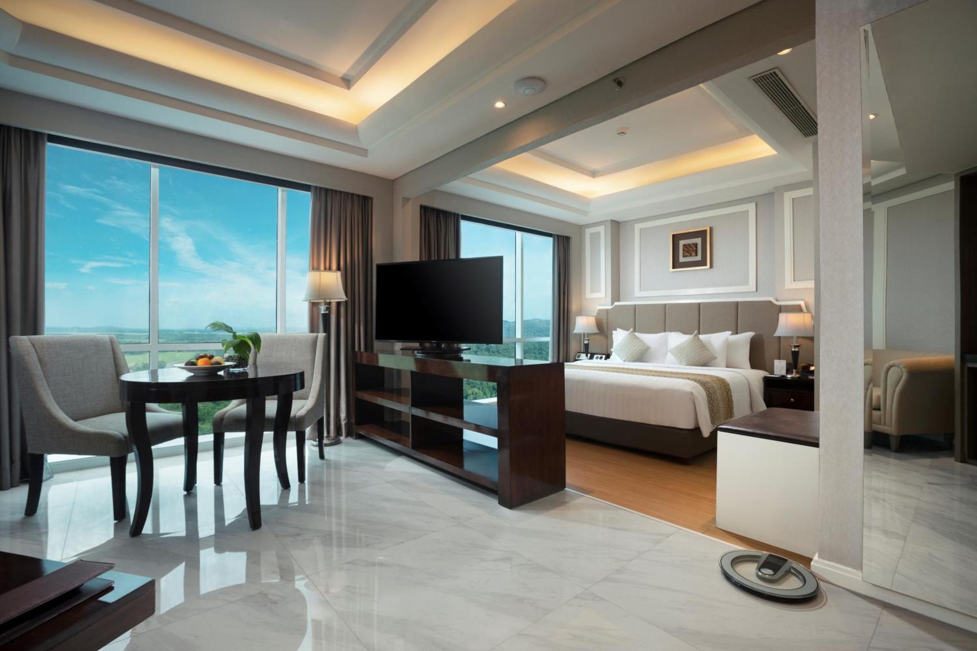 Hotel Wyndham Panbil Batam Esterno foto