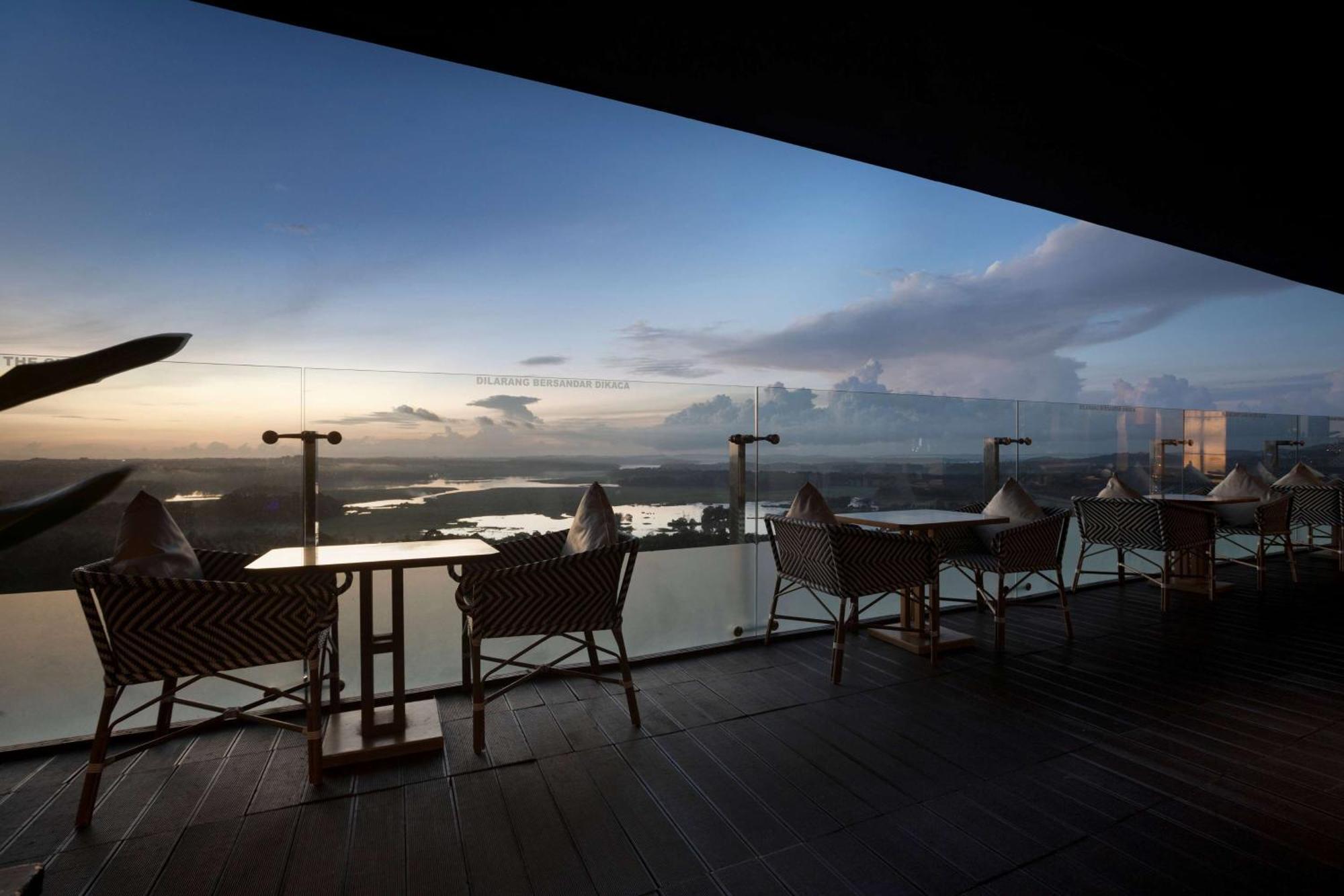 Hotel Wyndham Panbil Batam Esterno foto
