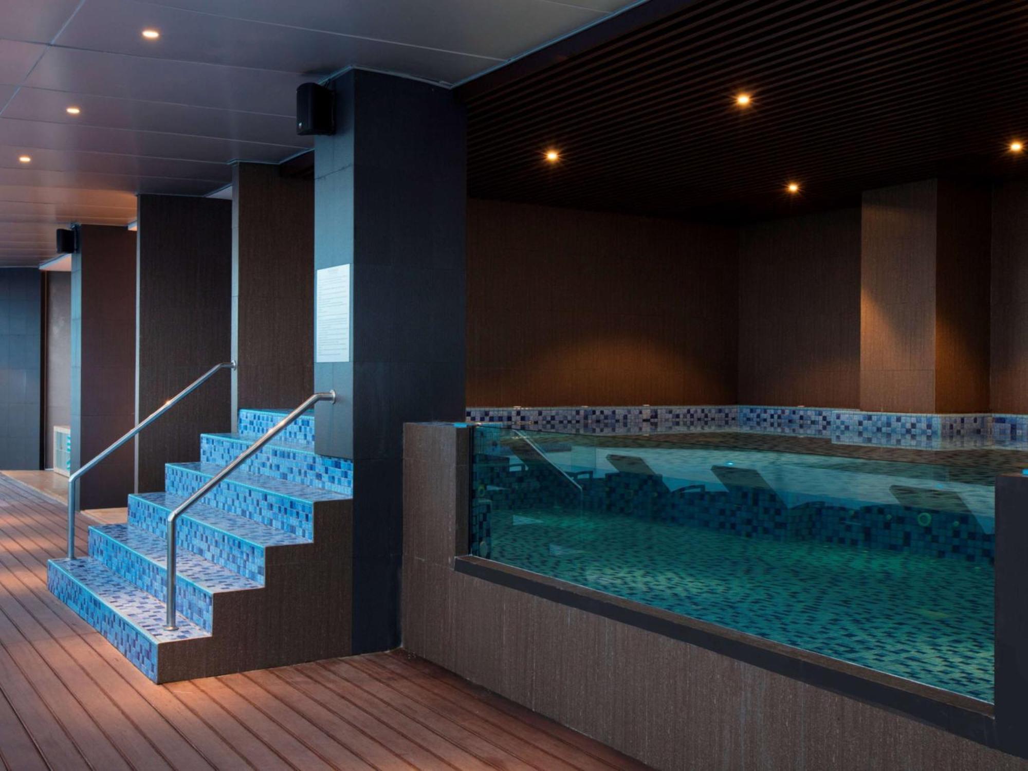 Hotel Wyndham Panbil Batam Esterno foto