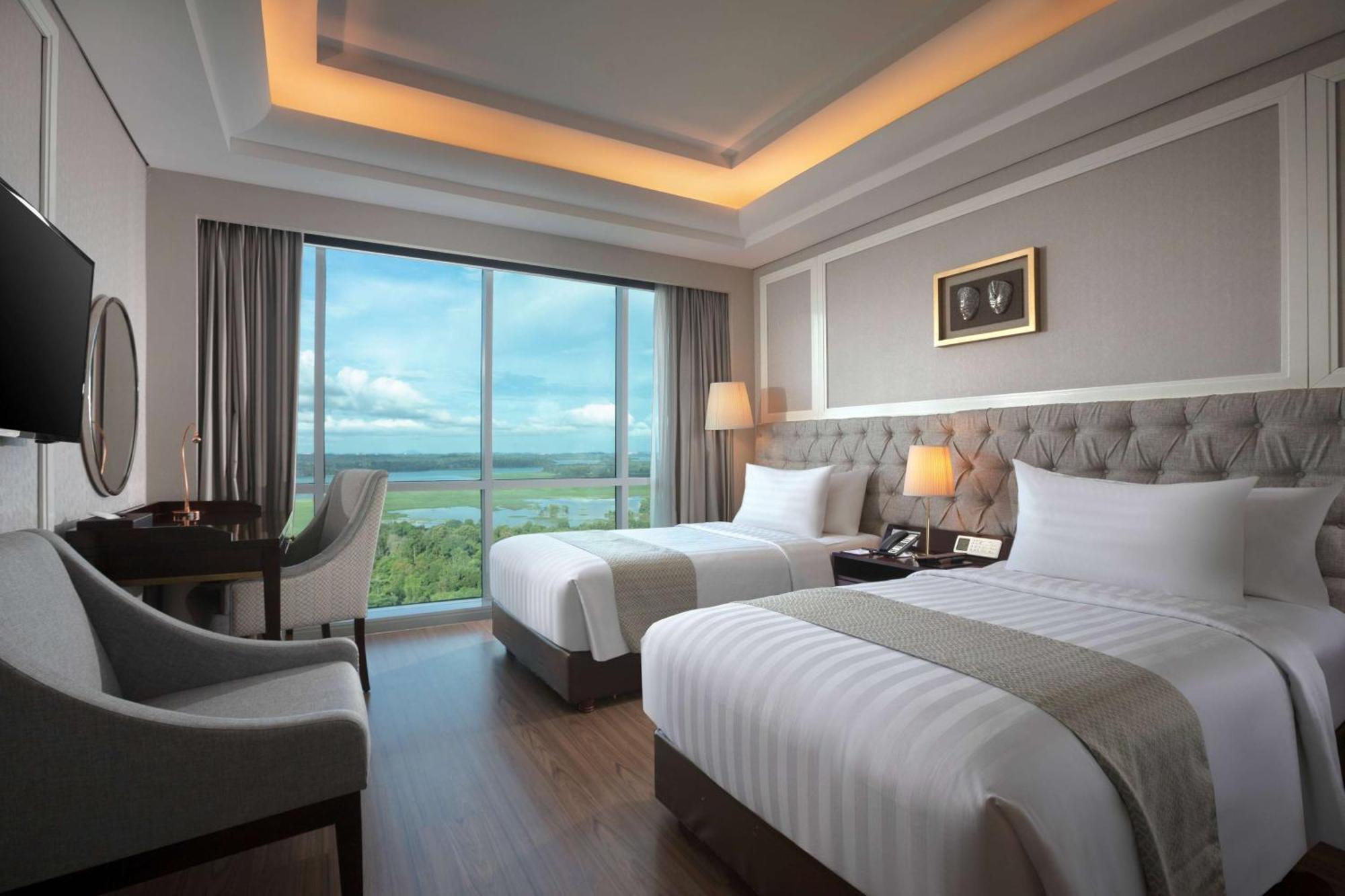 Hotel Wyndham Panbil Batam Esterno foto