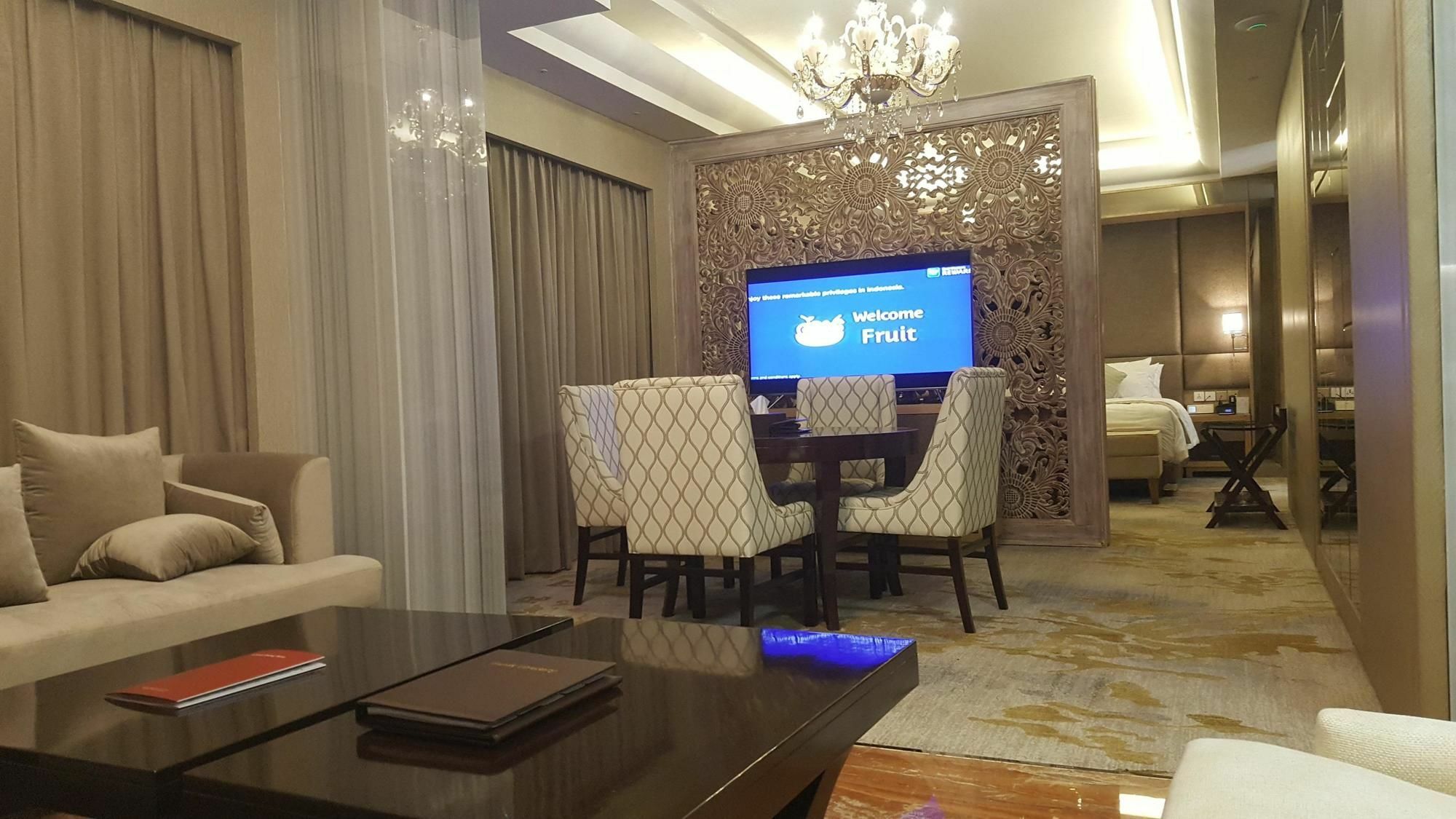 Hotel Wyndham Panbil Batam Esterno foto